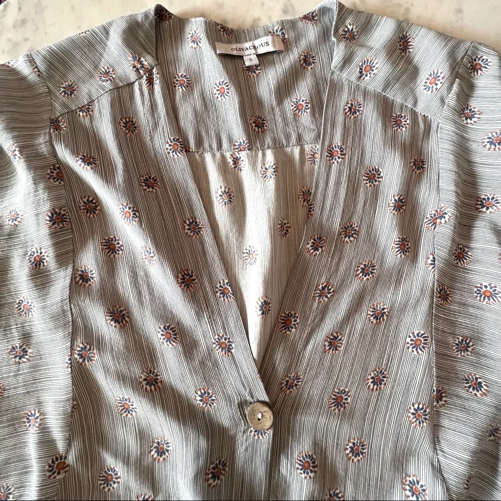 Patterned button down top - Picture 8 of 12